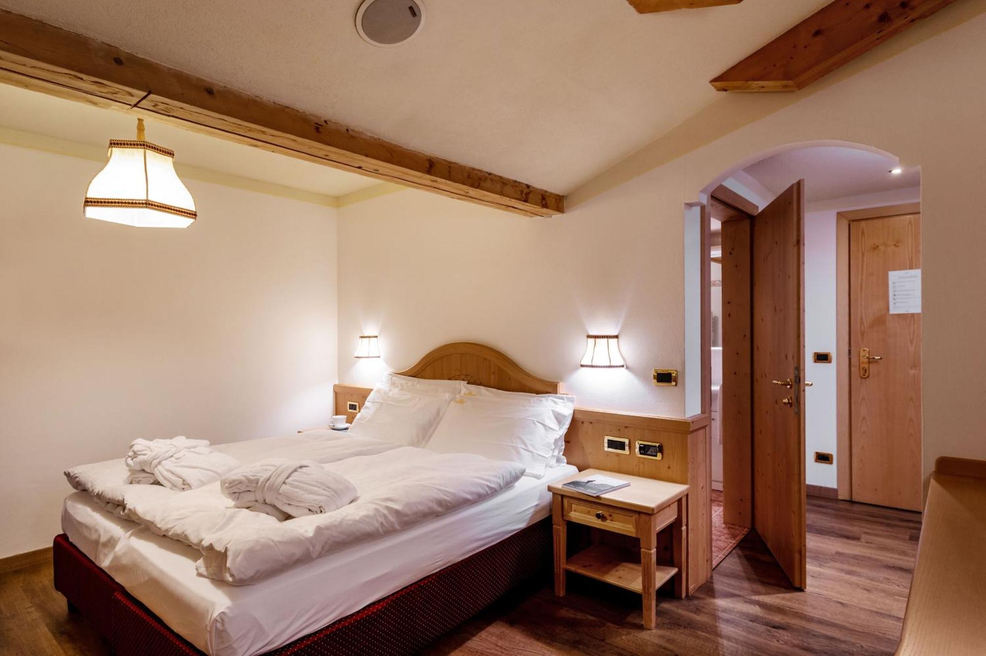 Hotel Terme Antico Bagno Pozza di Fassa Rum bild