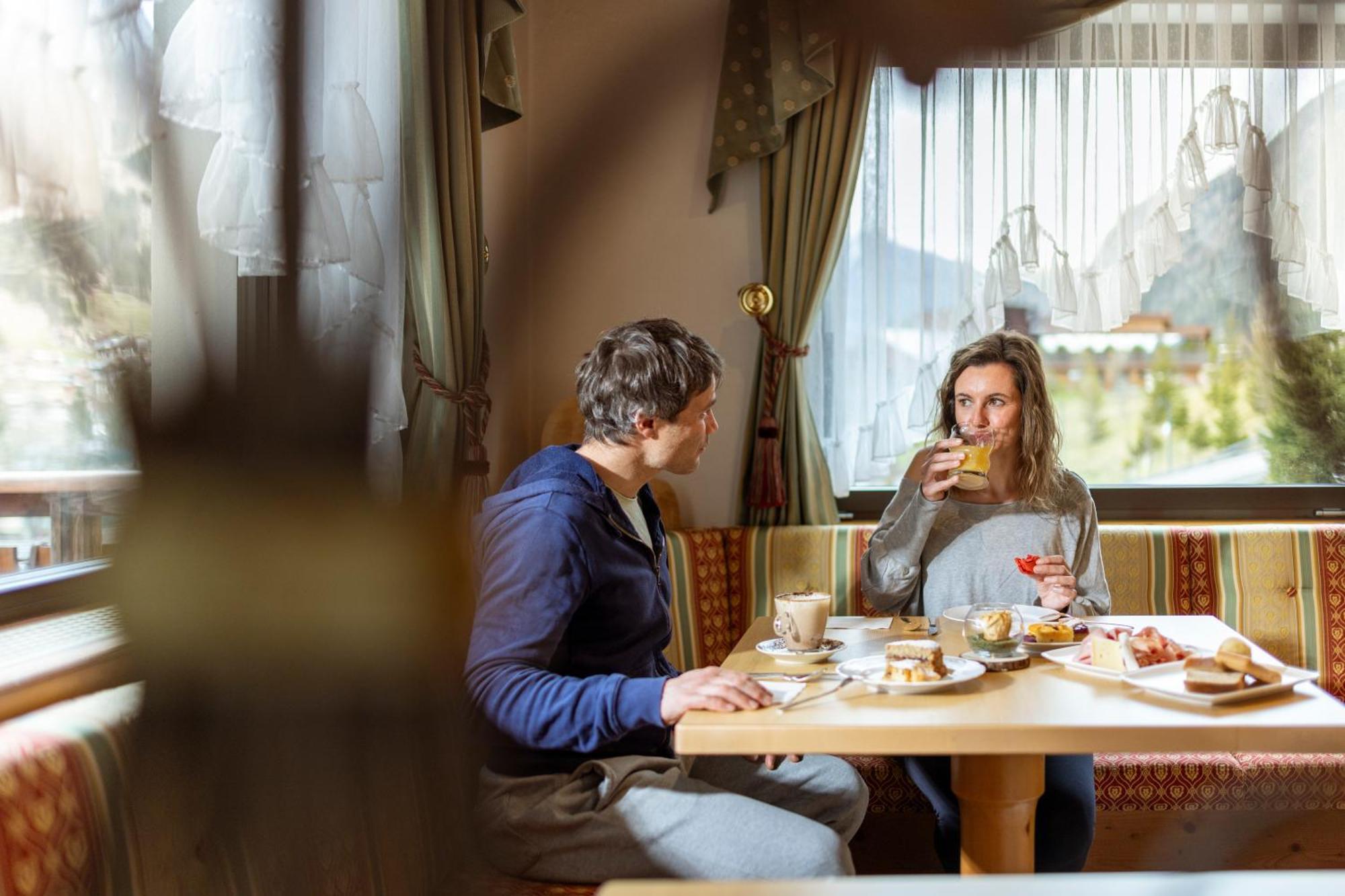 Hotel Terme Antico Bagno Pozza di Fassa Exteriör bild